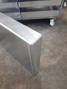 Chariot en inox avec plateau en aluminium alimentaire